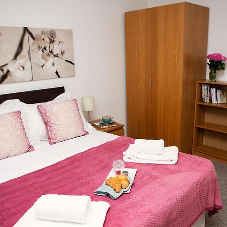 Apt 2, Trafalgar Square 2Nd Floor By Indigo Flats 런던 외부 사진