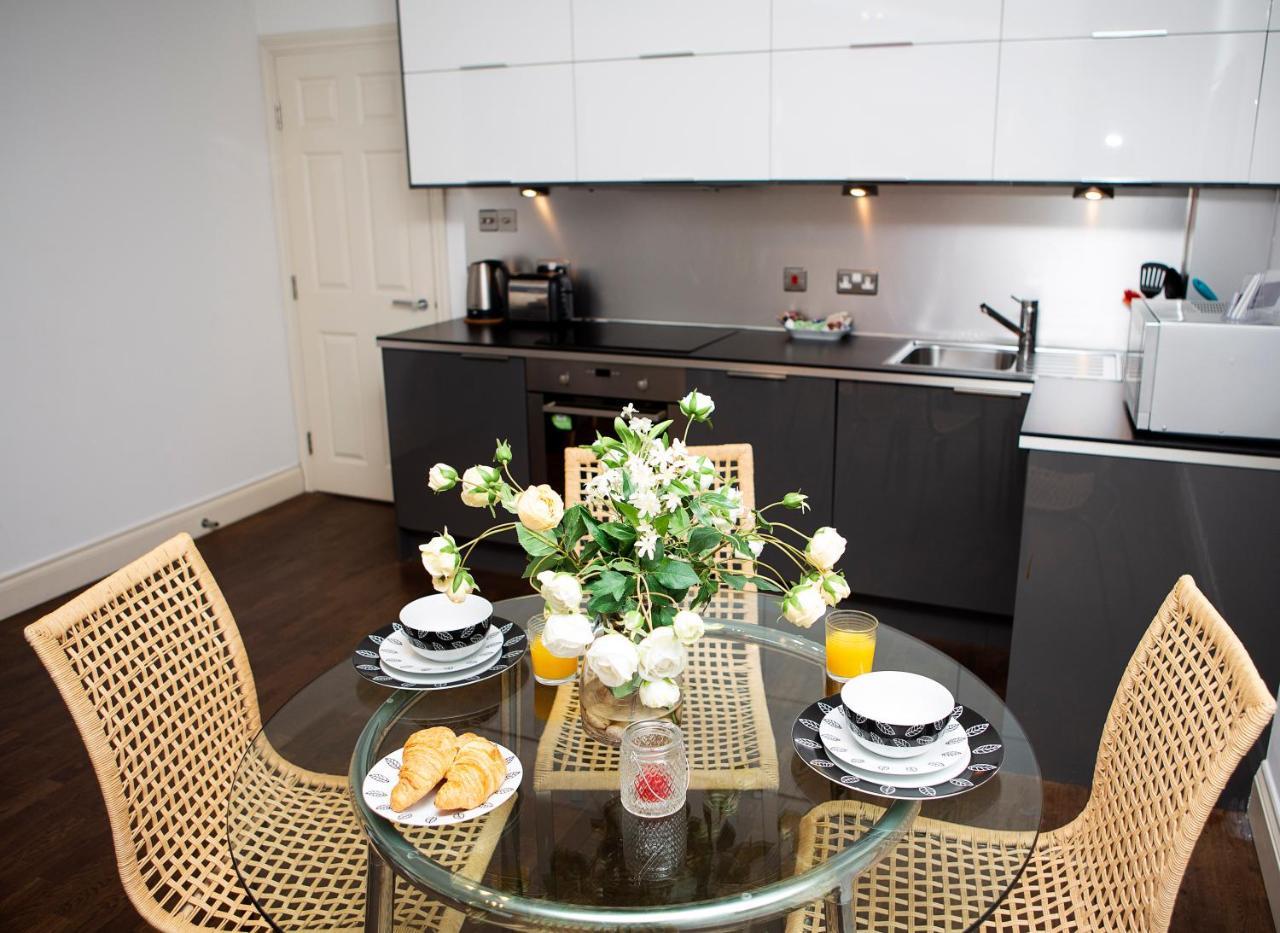 Apt 2, Trafalgar Square 2Nd Floor By Indigo Flats 런던 외부 사진