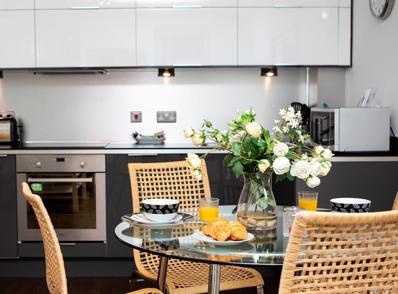 Apt 2, Trafalgar Square 2Nd Floor By Indigo Flats 런던 외부 사진