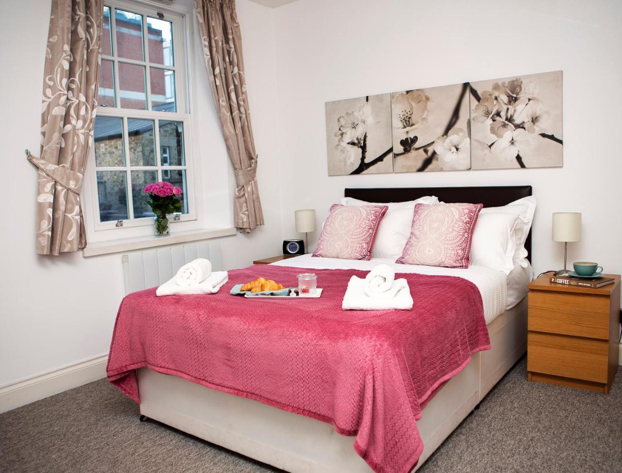 Apt 2, Trafalgar Square 2Nd Floor By Indigo Flats 런던 외부 사진